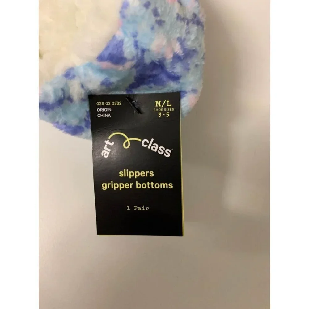 NWT Art Class Slippers With Gripper Bottoms Fleece Lined Medium/Large 3-5 Girls